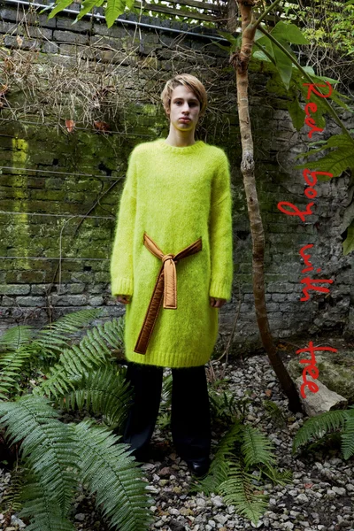 Look 30